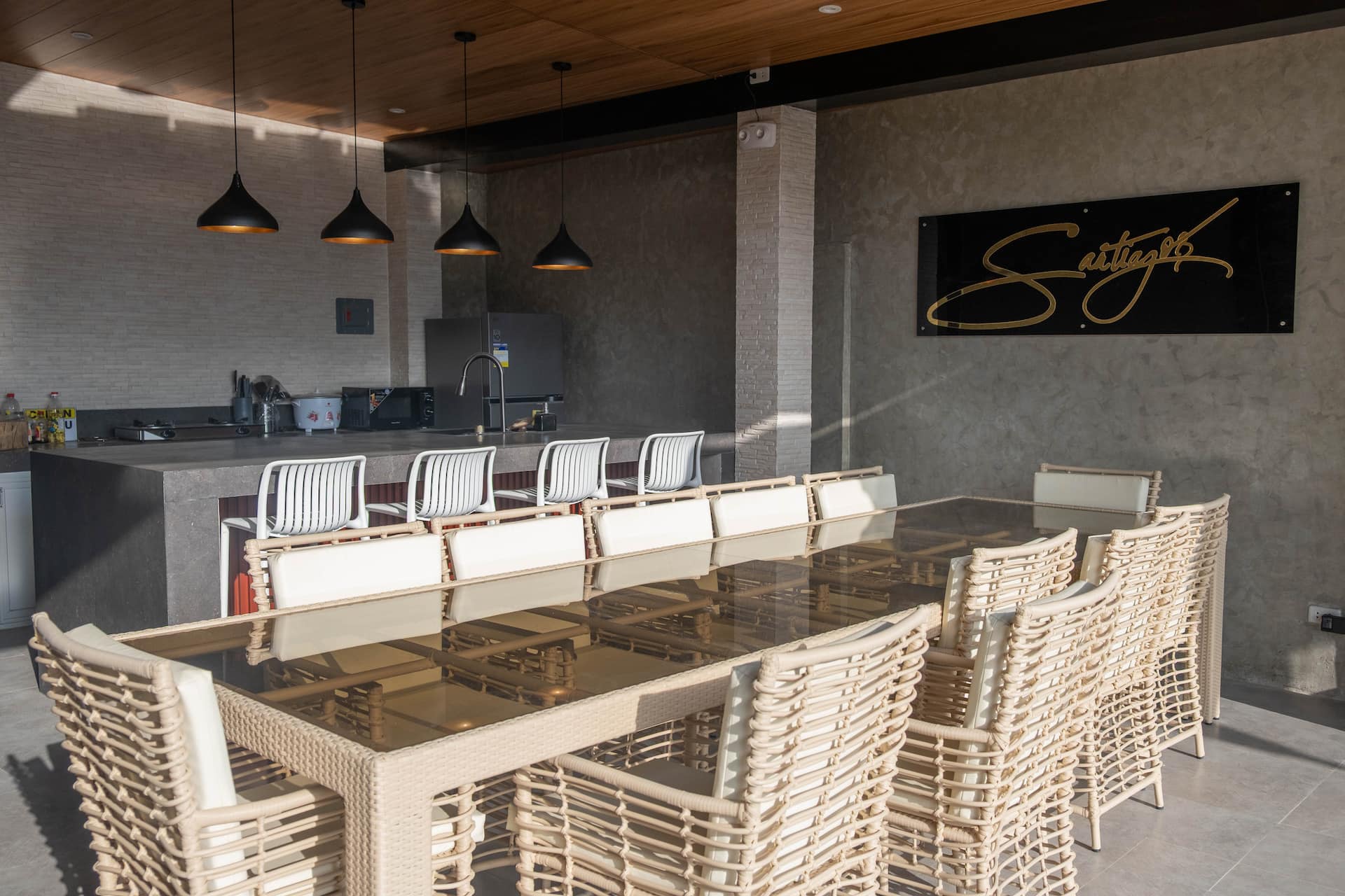 Covered Al Fresco Dining Patio with 10-Seater Glass Table & Bar Counter